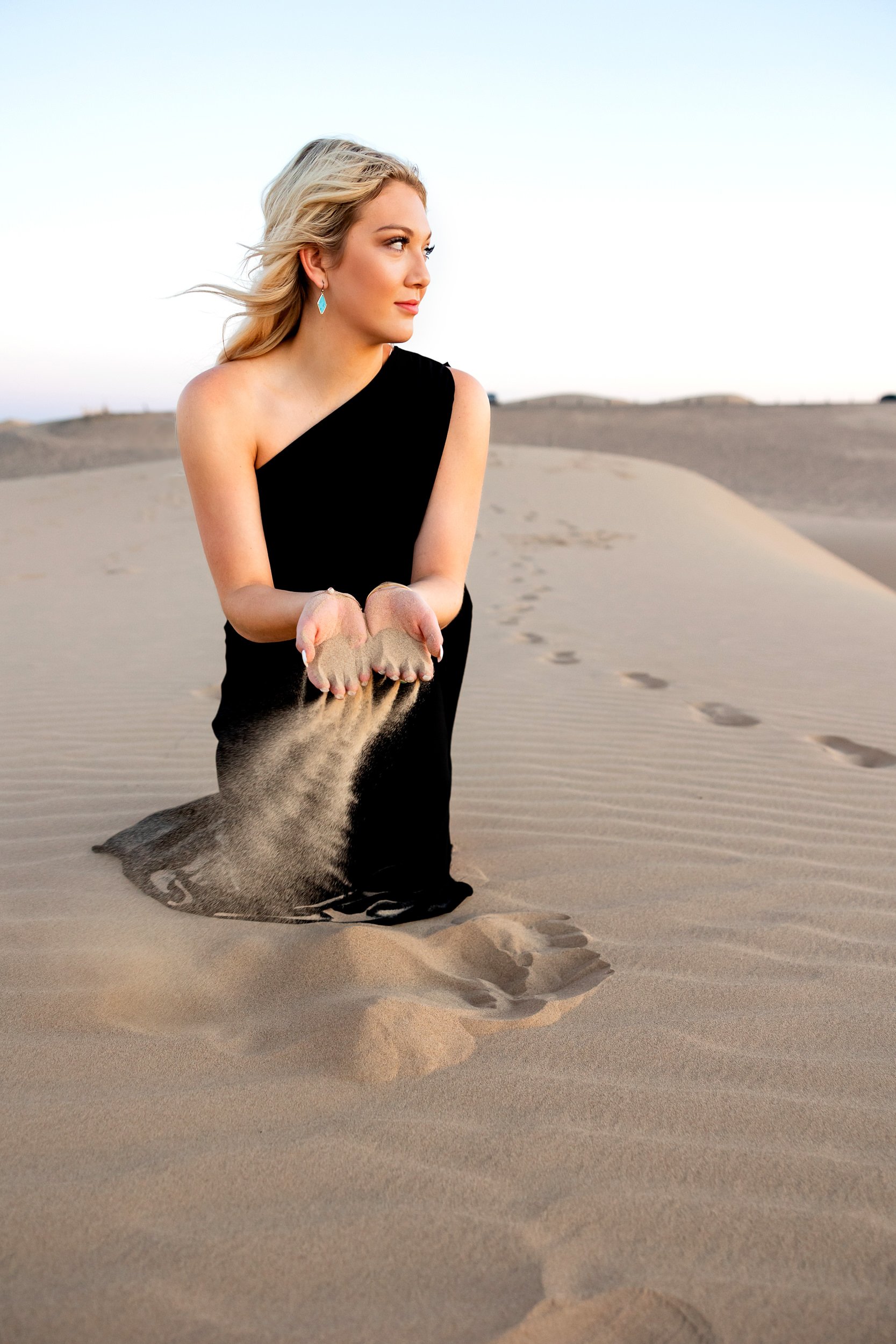 williston-senior-photographery-glamis-sand-dunes-4.jpg